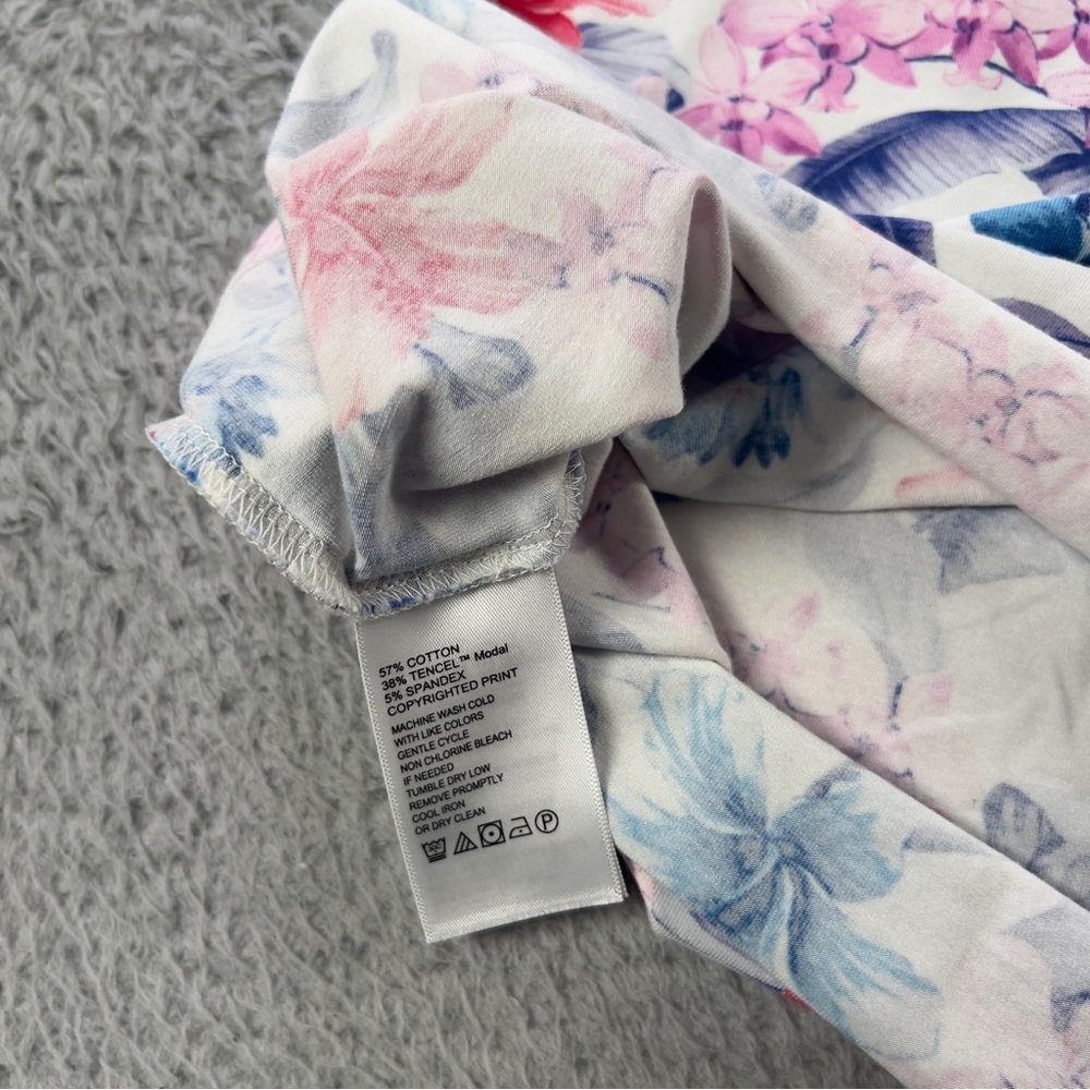 Tommy Bahama Top Womens Medium White Floral V Neck Short Sleeve Tropical Preppy - Picture 5 of 9